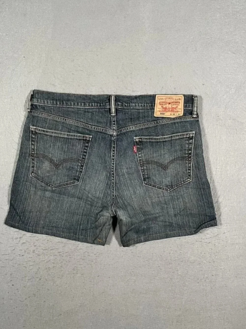 Levi’s 559 Blue Cropped Denim Shorts Relaxed Fit W36 I6